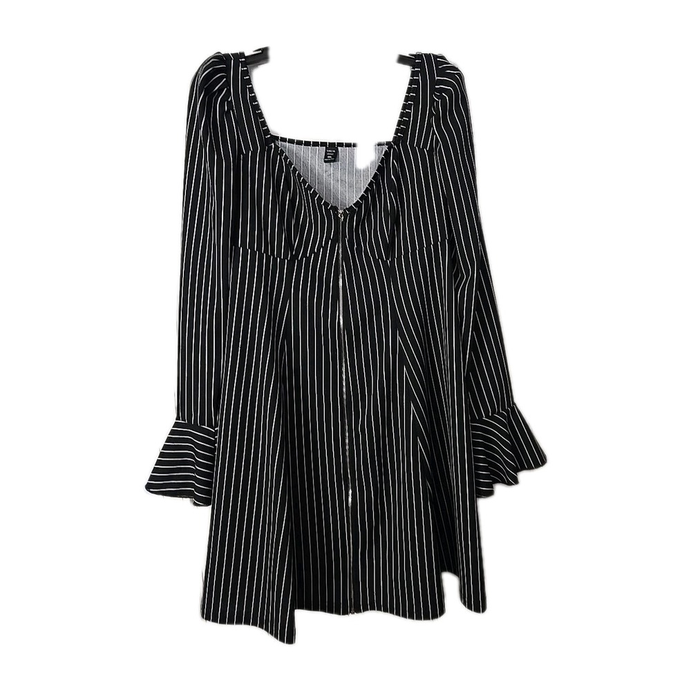 Shein Womans Long Sleeve Dress Size OXL Above Knee Black & White